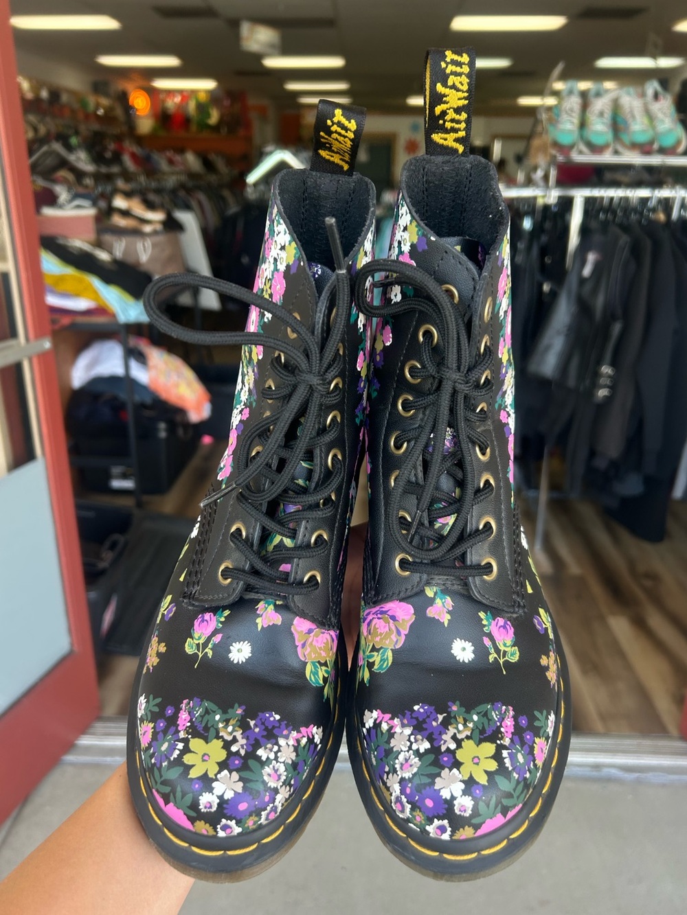 Dr. Marten 1460 “Vintage Floral Leather Lace Up Boots” - Picture 3 of 7